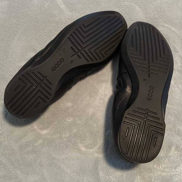 COPY - Never Worn Ecco Ballet Flats - Picture 3 of 4